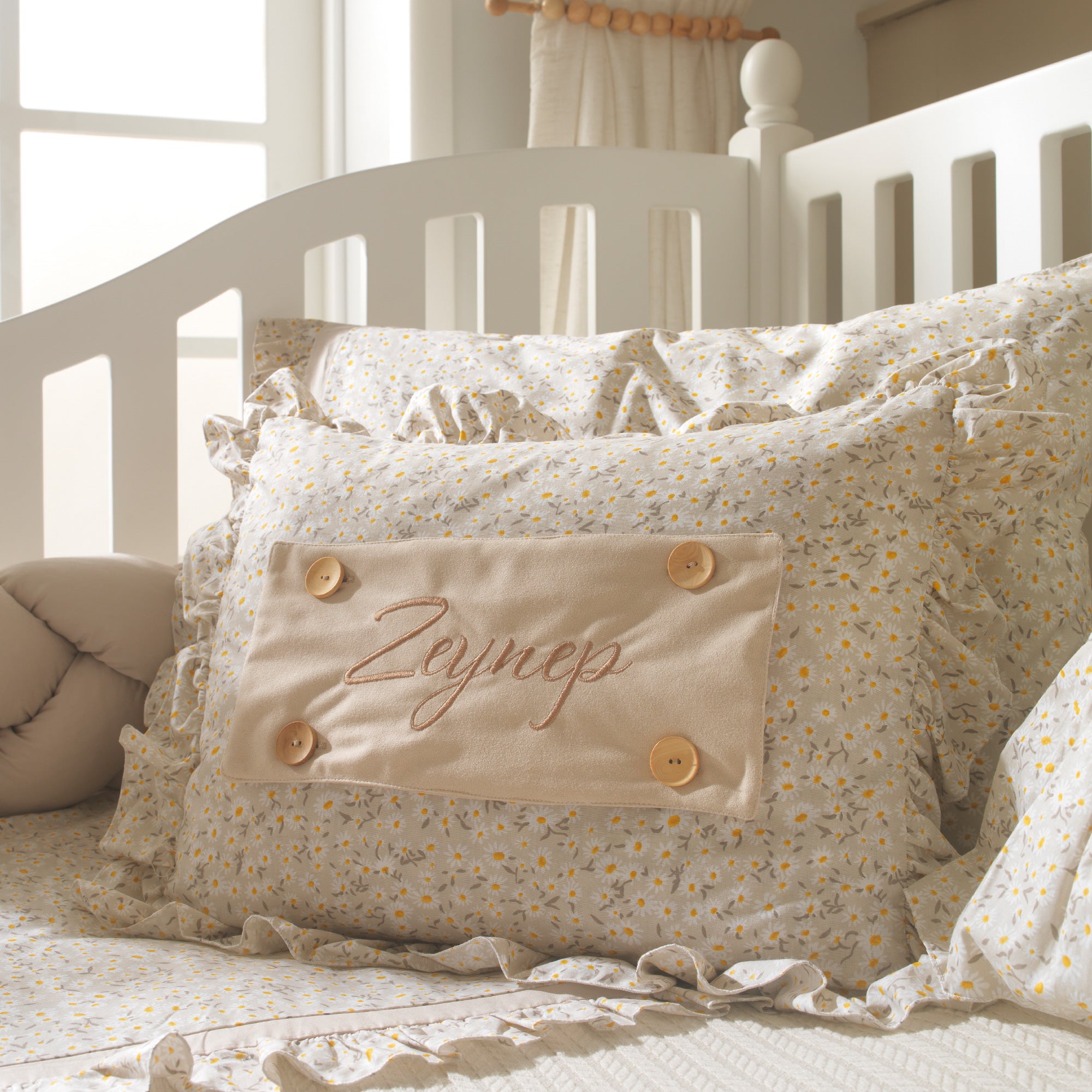 Daisy Montessori bebek yastığı Joyful Kids butik serisi