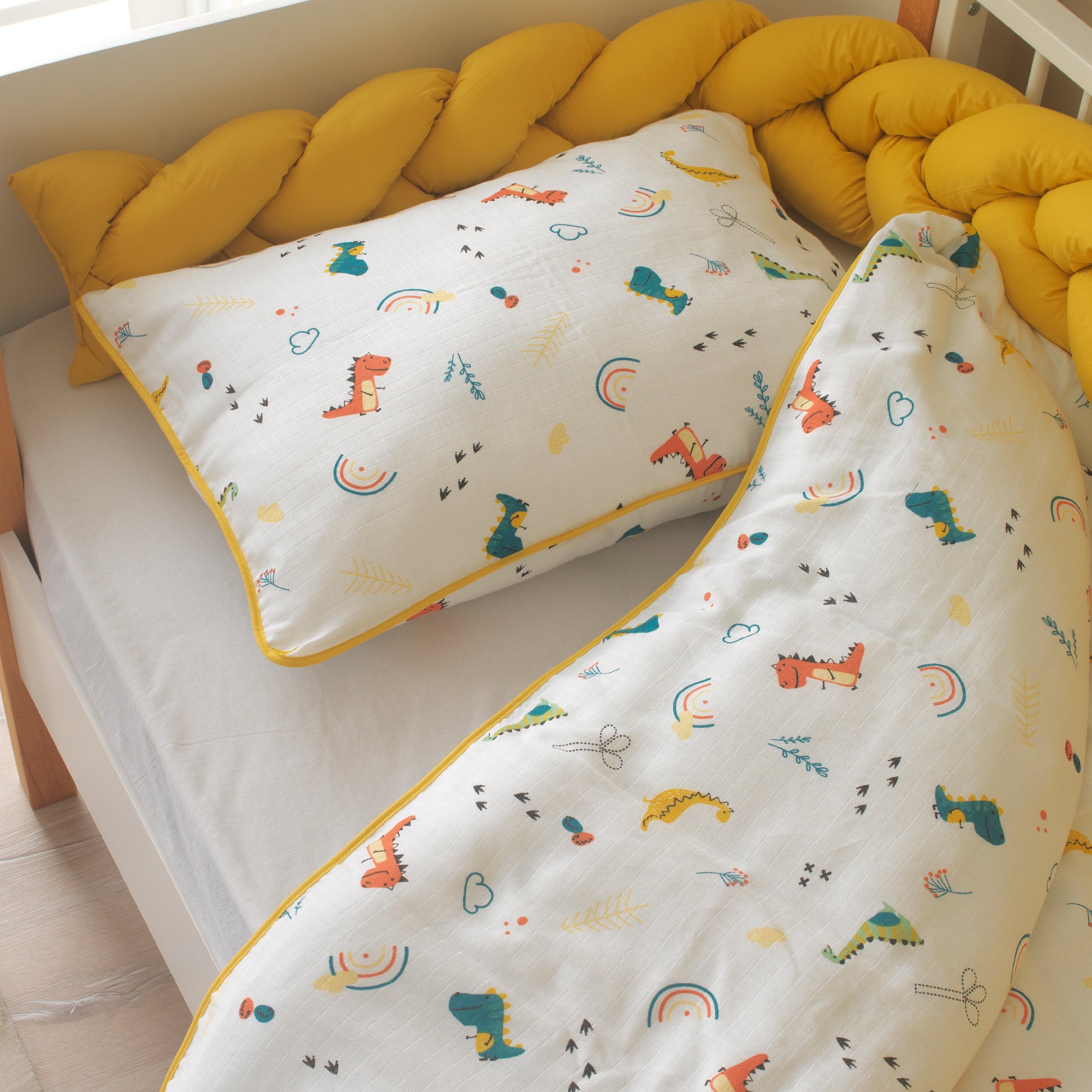 Montessori yatağı için hardal sarısı üçlü örgü kenar koruma yastığı 360 cm.