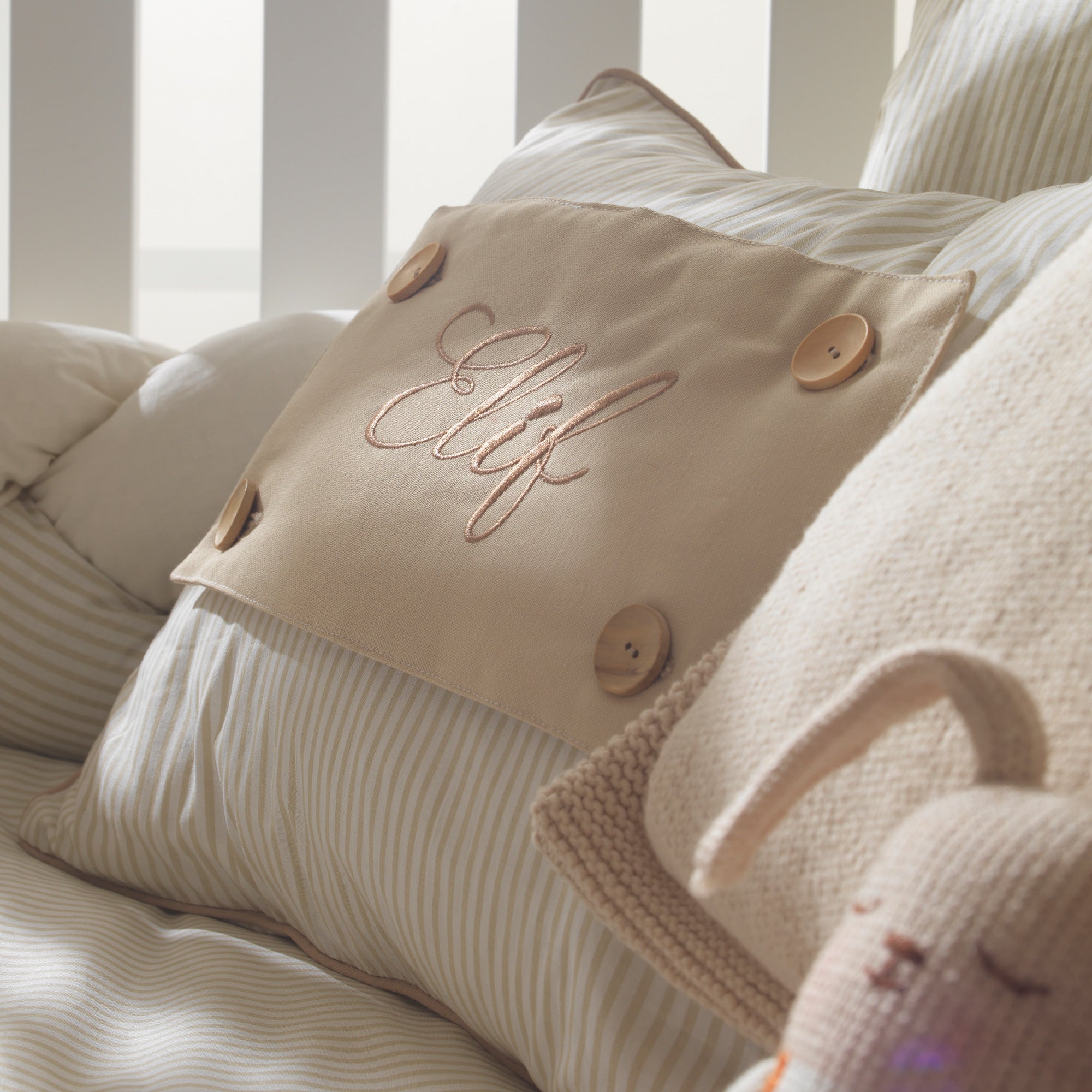 El nakışı isim yastığı doğum hediyesi kız bebek