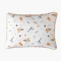 Safari temalı aslan ve zürafa desenli pamuklu bebek baş yastığı 35x50 cm.