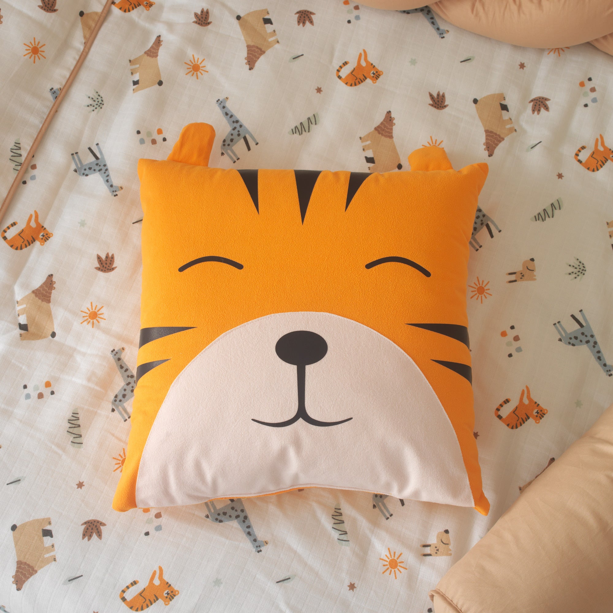 Antialerjik boncuk silikon dolgulu yumuşak kaplan sarılma yastığı.