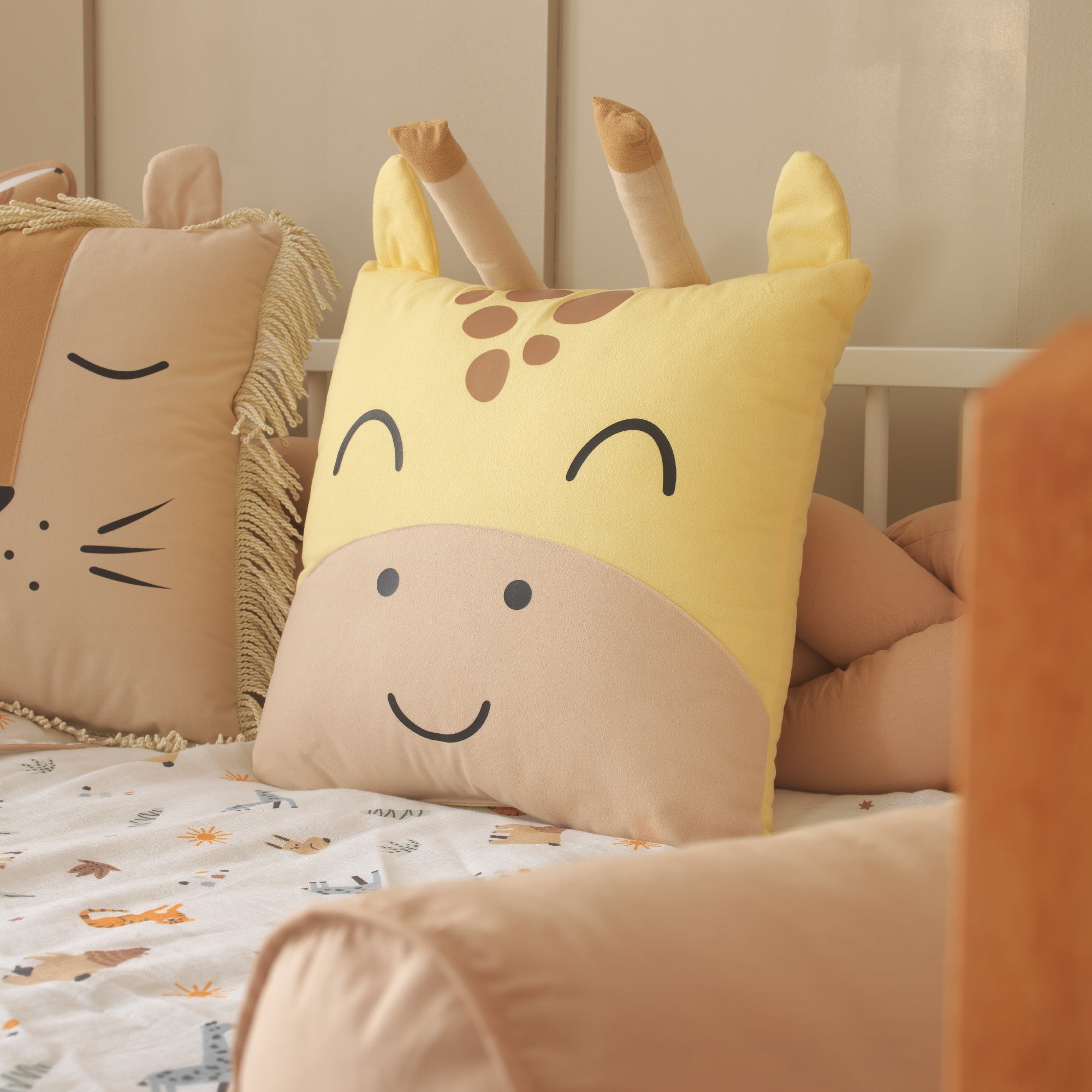 Jungle serisi tamamlayıcı vizon silindir yan koruma yastığı 60x15 cm.