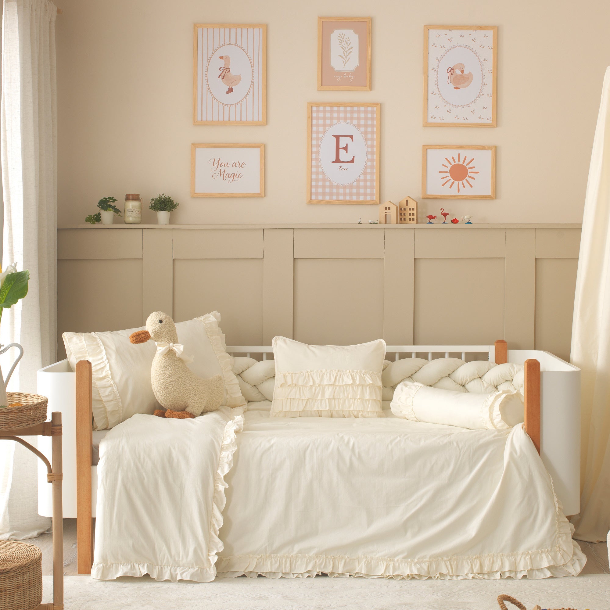 %100 pamuk kumaş el işçiliği fırfırlı bebek nevresim takımı detayı