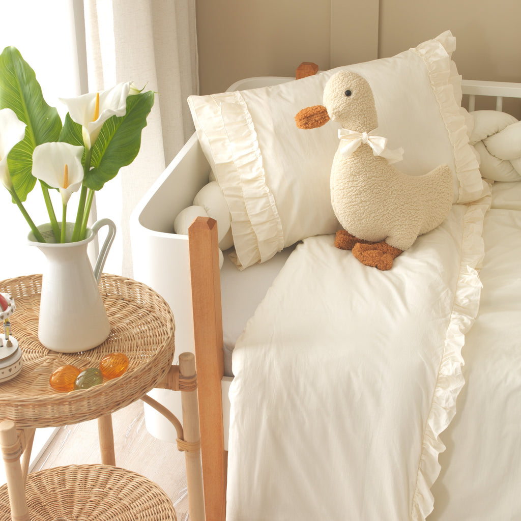 Montessori yatağı için beyaz üçlü örgü kenar koruma yastığı 370 cm