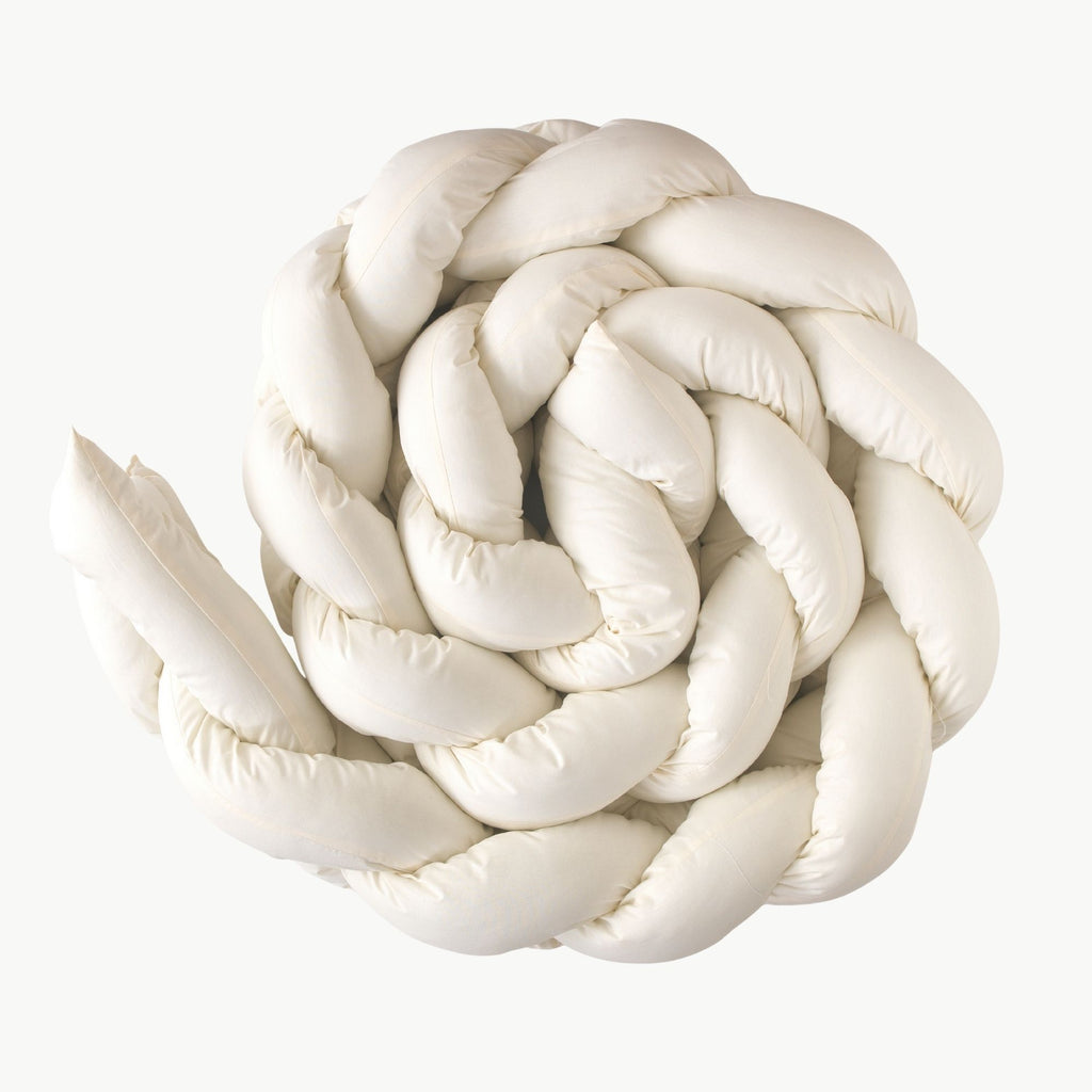 Krem renkli 3 sıra örgü bebek yatağı kenar koruma yastığı.