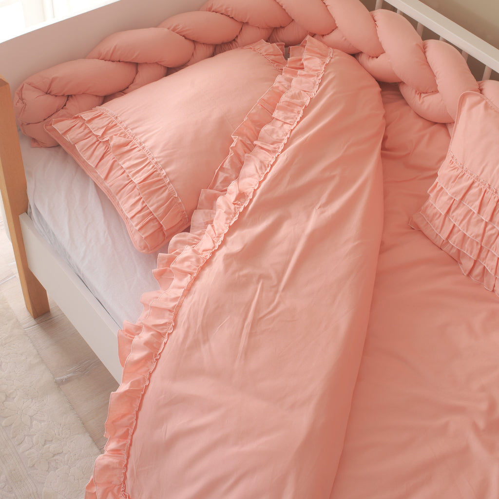 100x150 cm beşik ve 155x215 cm tek kişilik yatak için pembe fırfırlı nevresim.