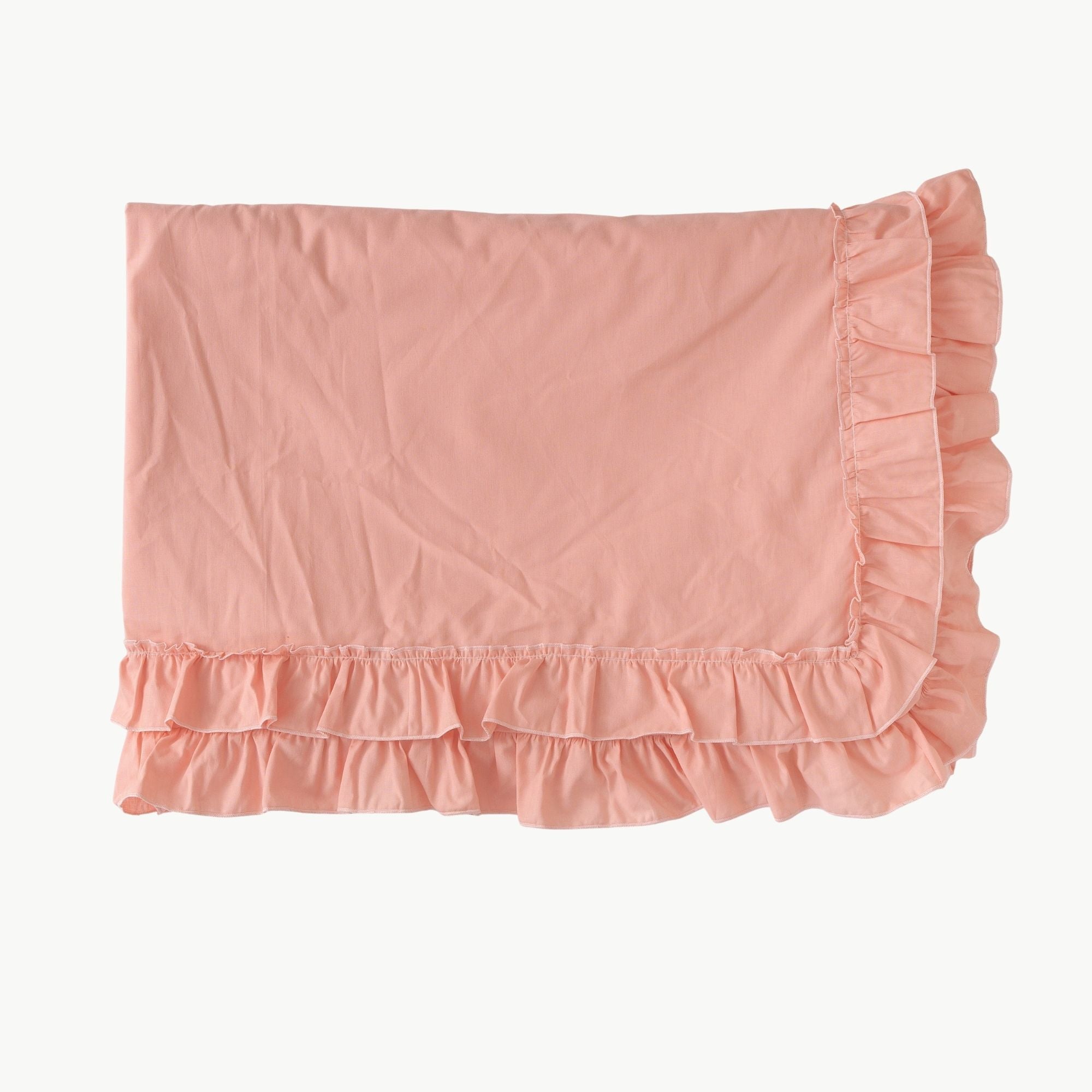 Luna pembe fırfırlı %100 pamuk bebek ve çocuk nevresim kılıfı görünümü.