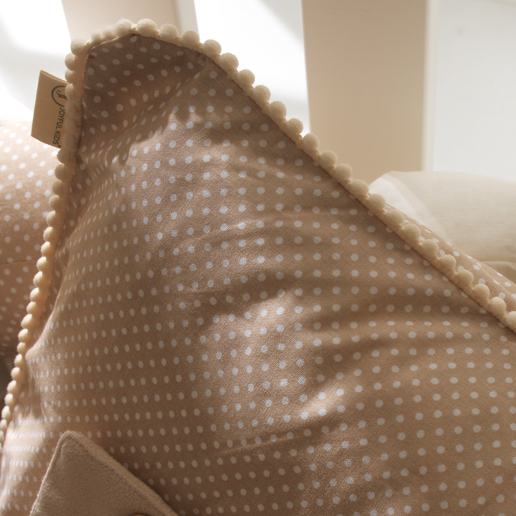 Misty Brown Montessori bebek yastığı Joyful Kids Milo