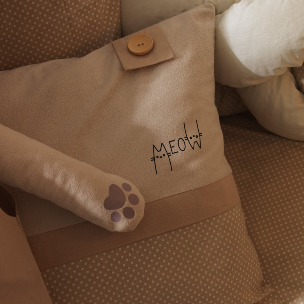 Misty Brown Meow Baskılı Yastık | 45x35 Boutique Dekoratif | Joyful Kids | Dekoratif Yastık - Joyful Kids