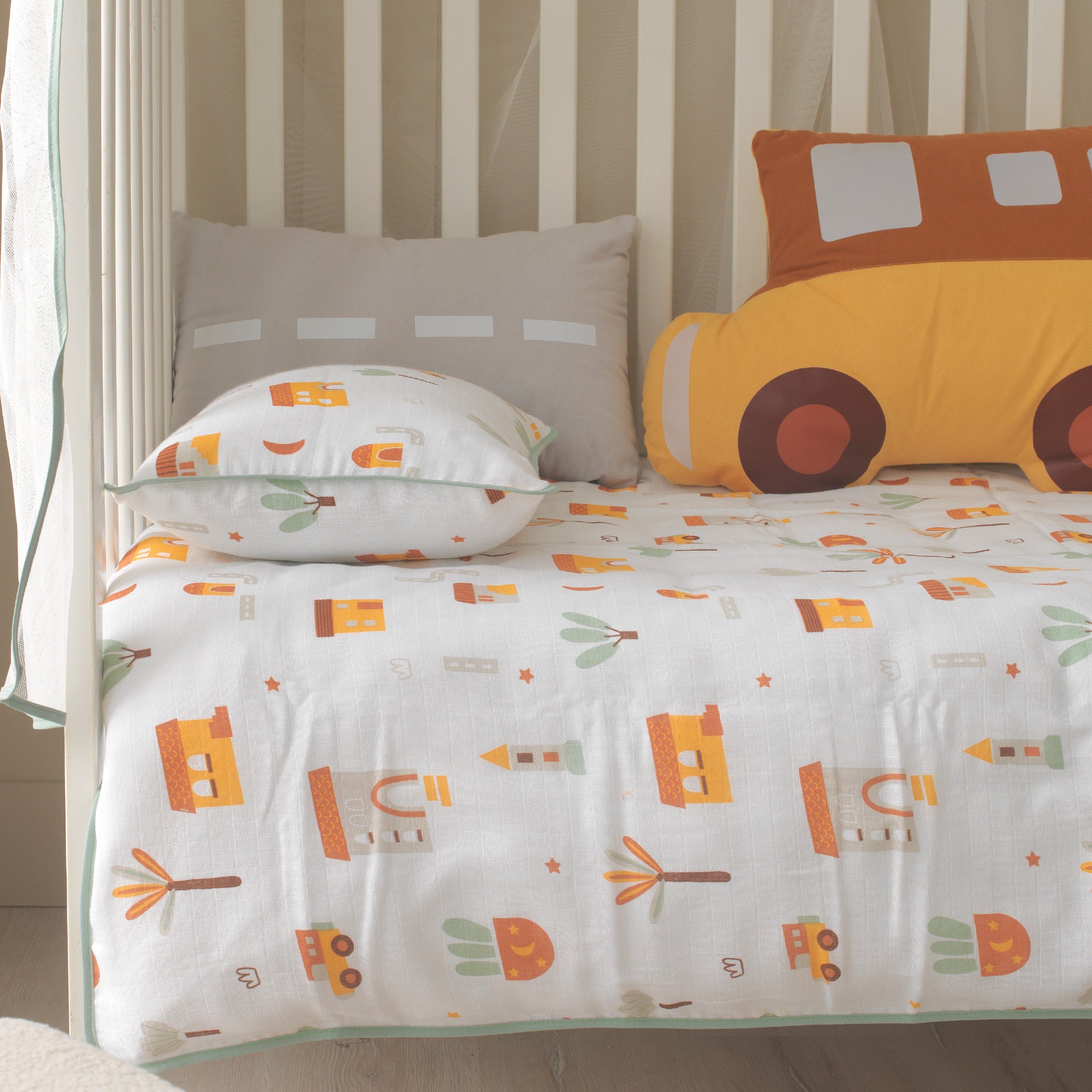 Araba, ev ve yol figürlü 3'lü karakter seti ile bebek uyku arkadaşları.