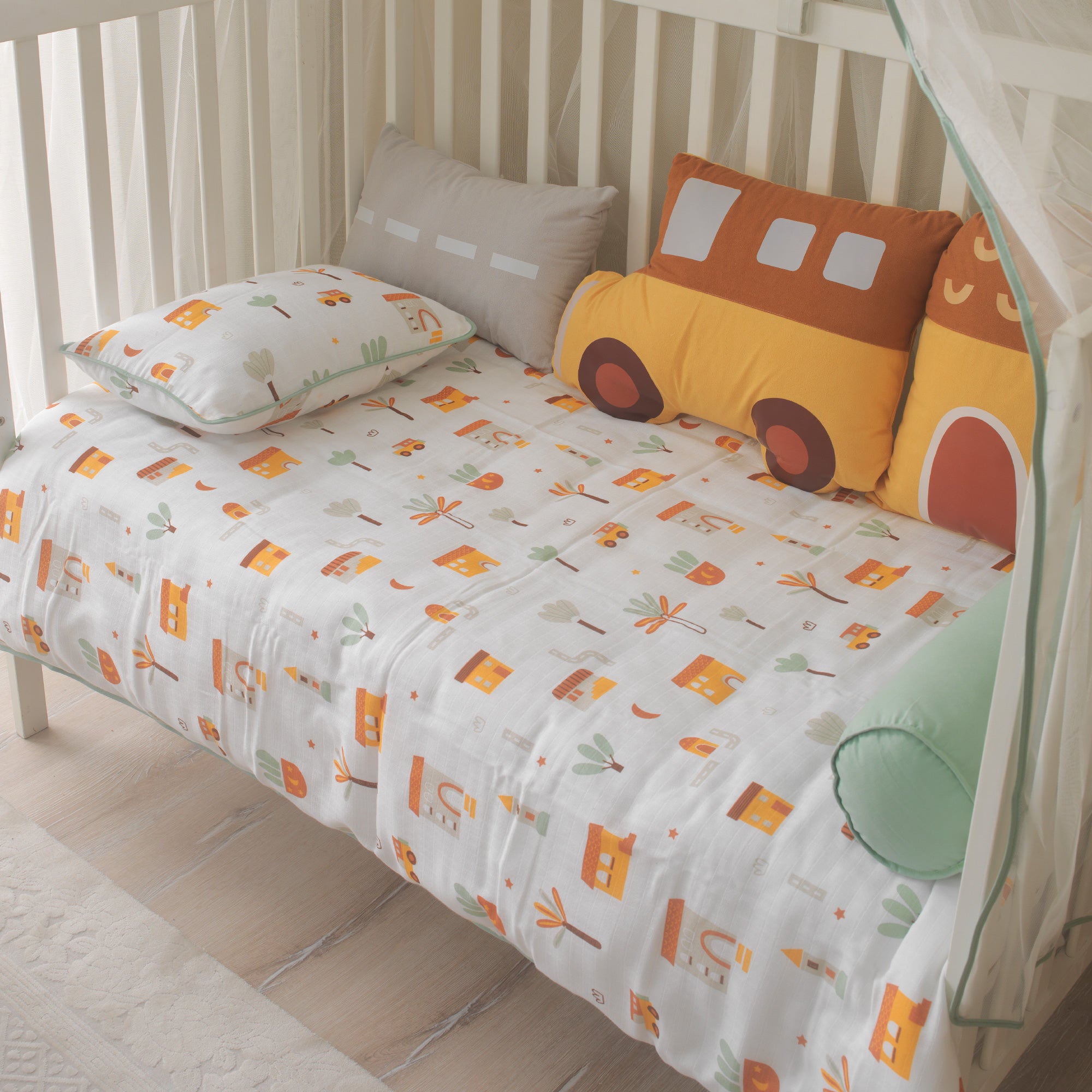 Büyüyen beşik ve oyun parkları için özel tasarlanmış şehir konseptli oda tekstili.