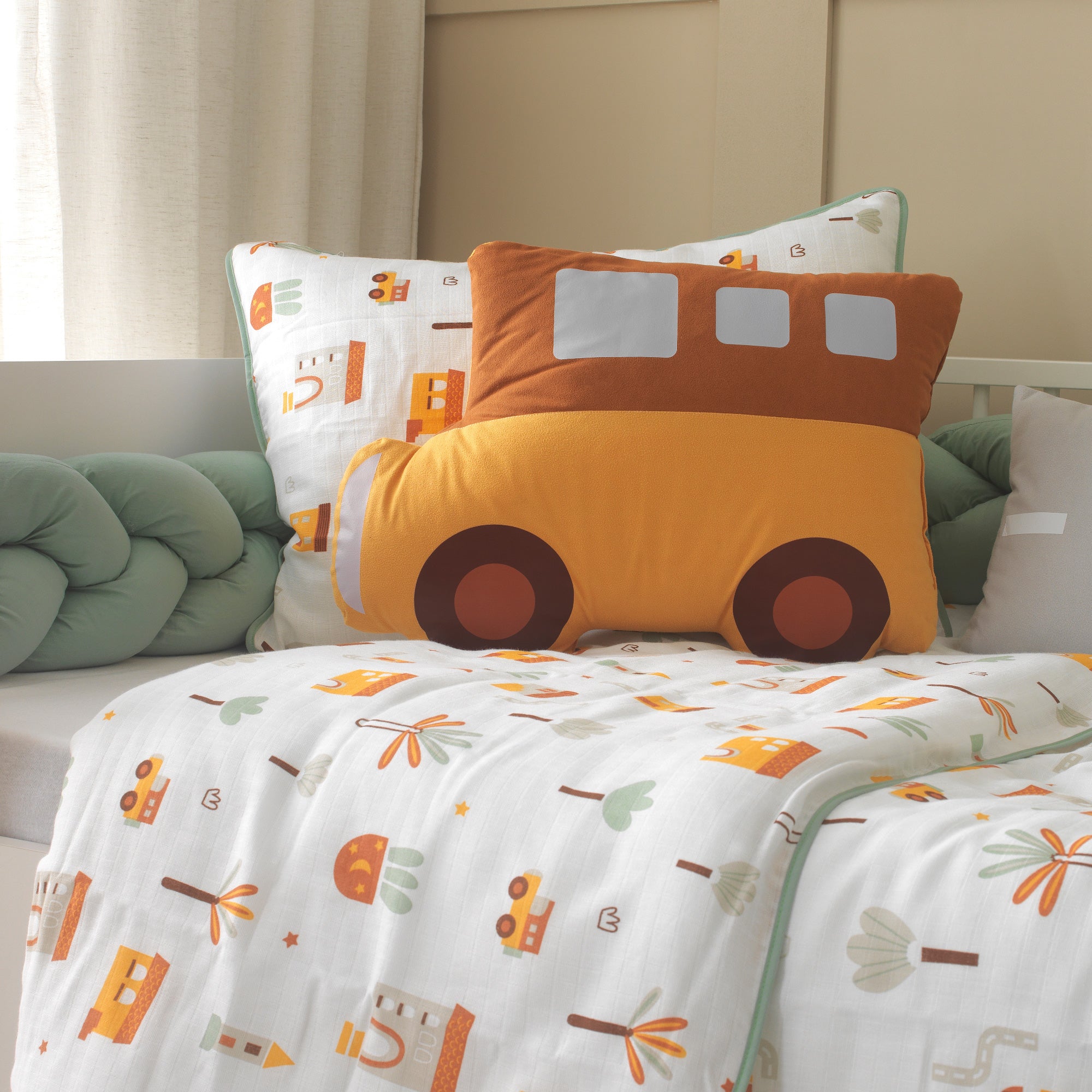 My City serisi tamamlayıcı su yeşili silindir yan koruma yastığı.