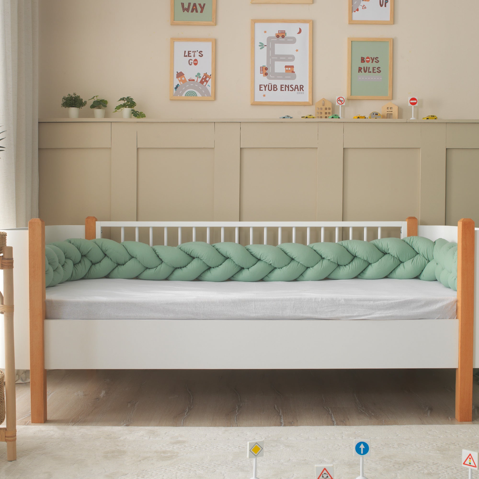 270 cm ve 360 cm seçenekli montessori yatak uyumlu yeşil örgü koruma.