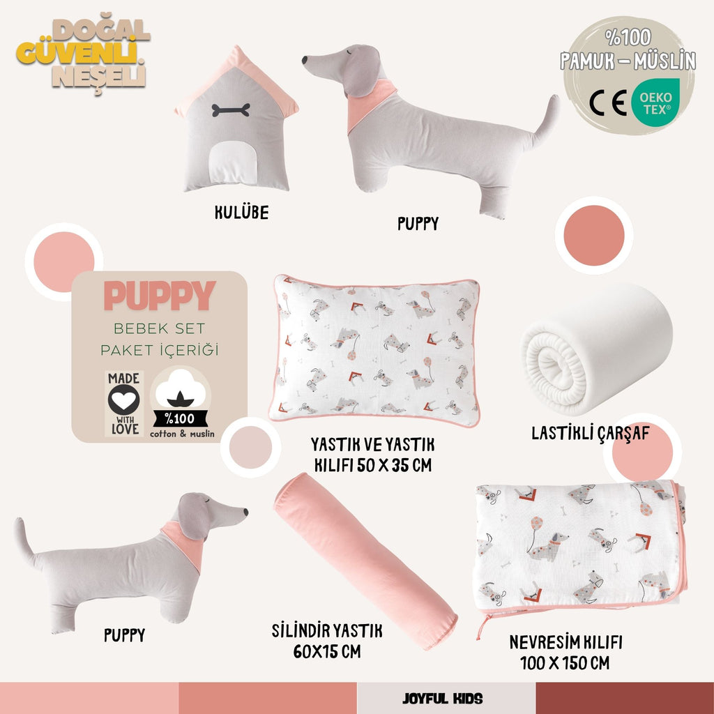 Pembe tonlarında tasarlanmış, örgü korumasız 8 parçalık sadık dost temalı uyku seti.