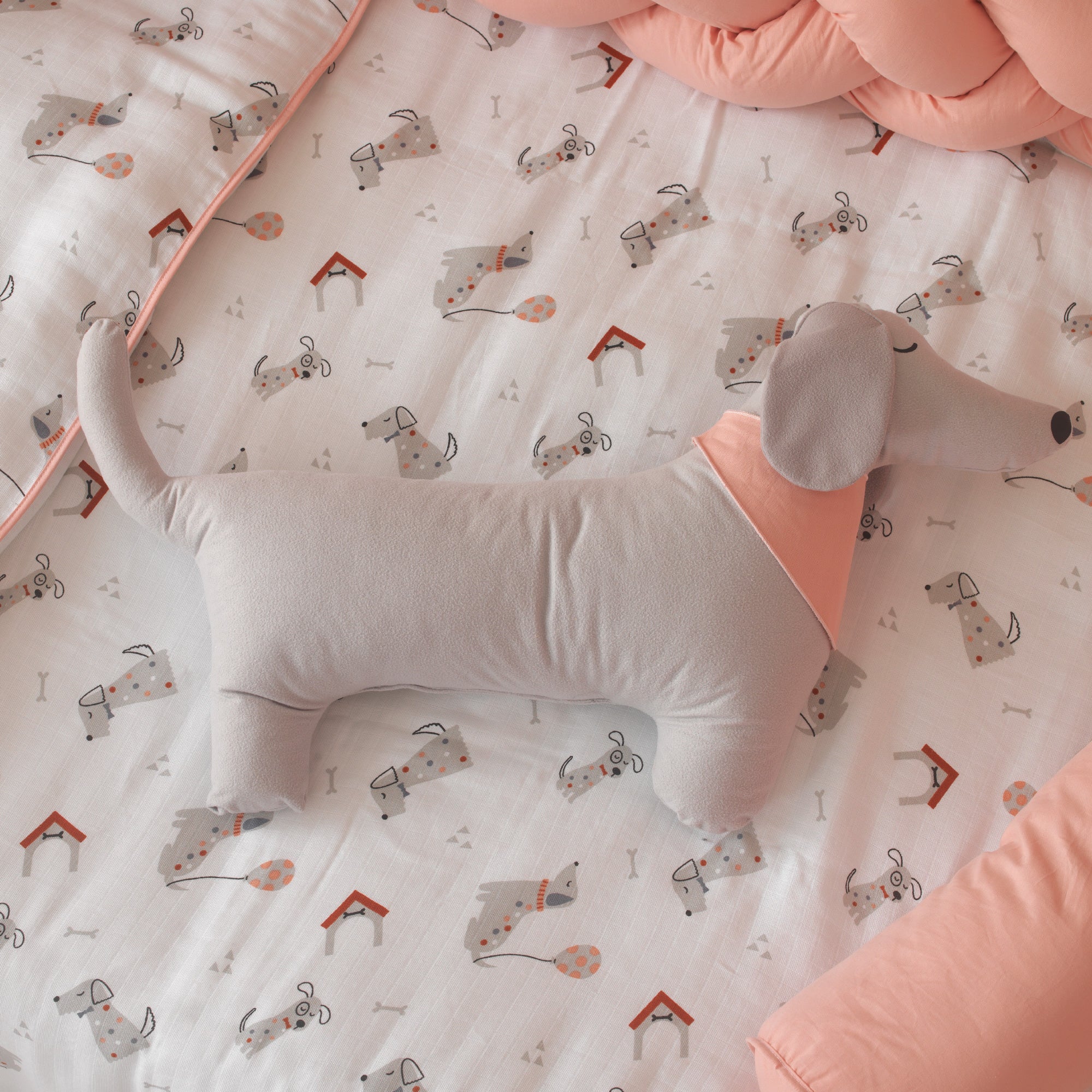 Puppy serisi tamamlayıcı pudra rengi silindir yan koruma yastığı 60x15 cm.