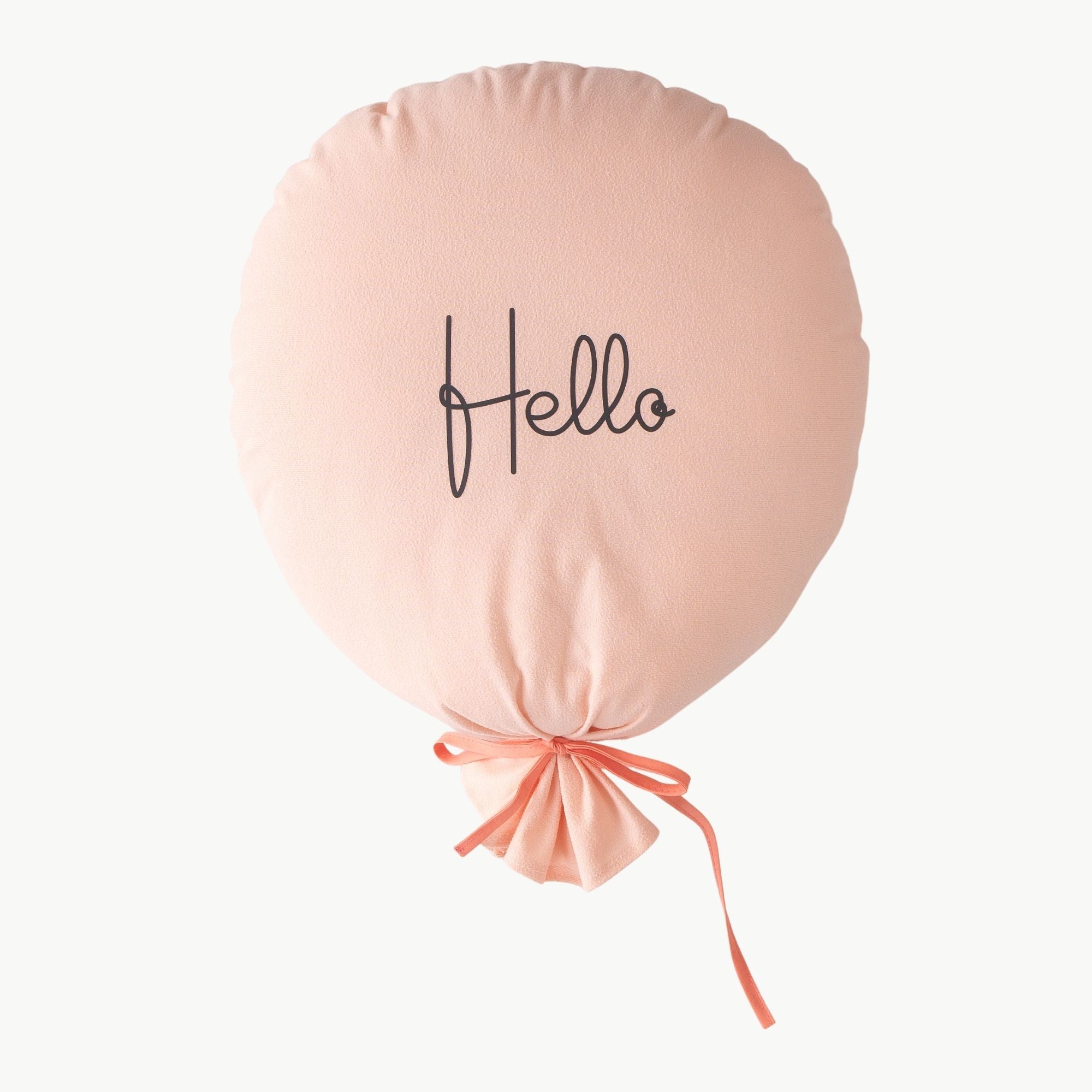 Hello baskılı pembe balon formunda dekoratif çocuk odası yastığı.
