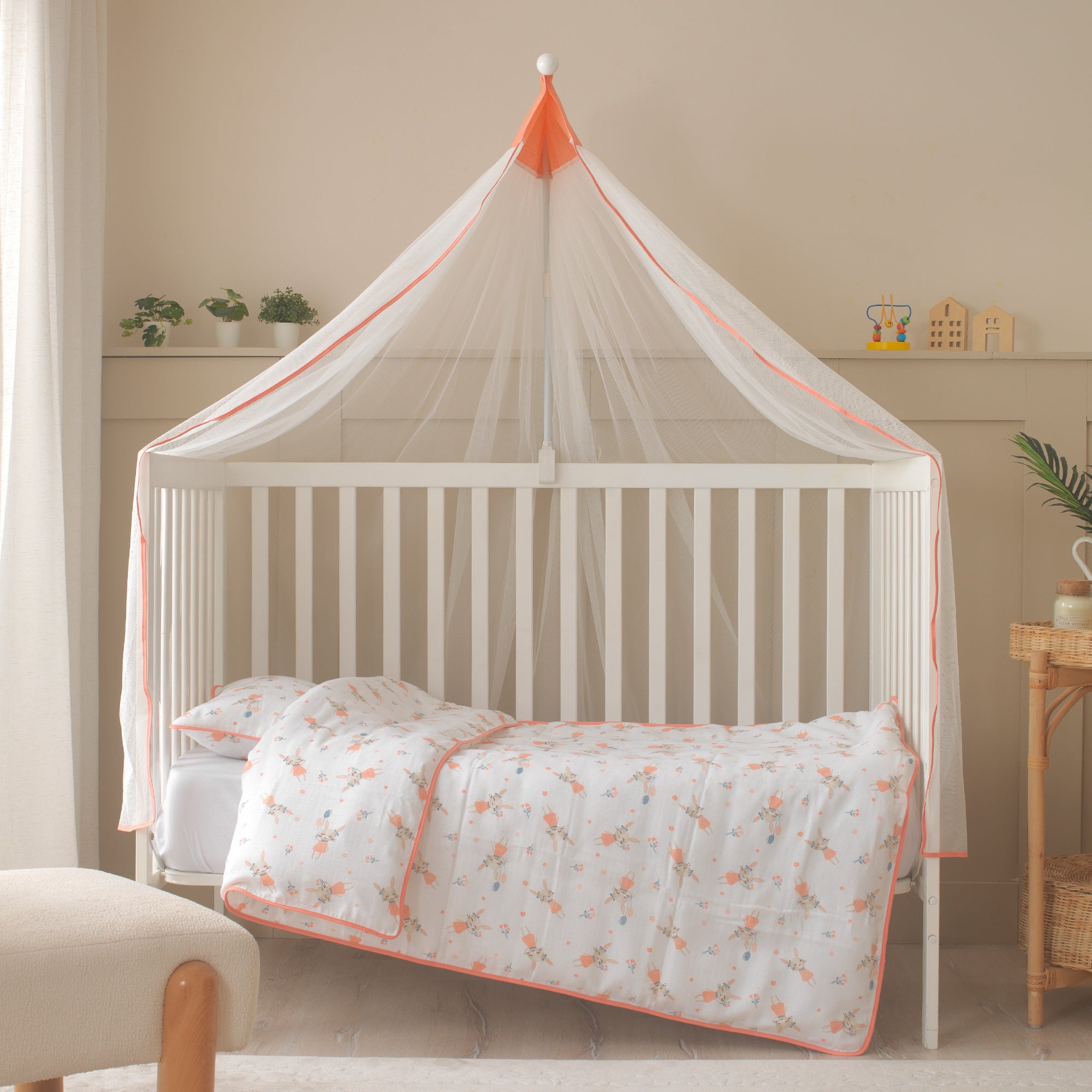 Terlemeyi önleyen nem dengeleyici %100 pamuk müslin kumaşın yumuşak doku detayı.