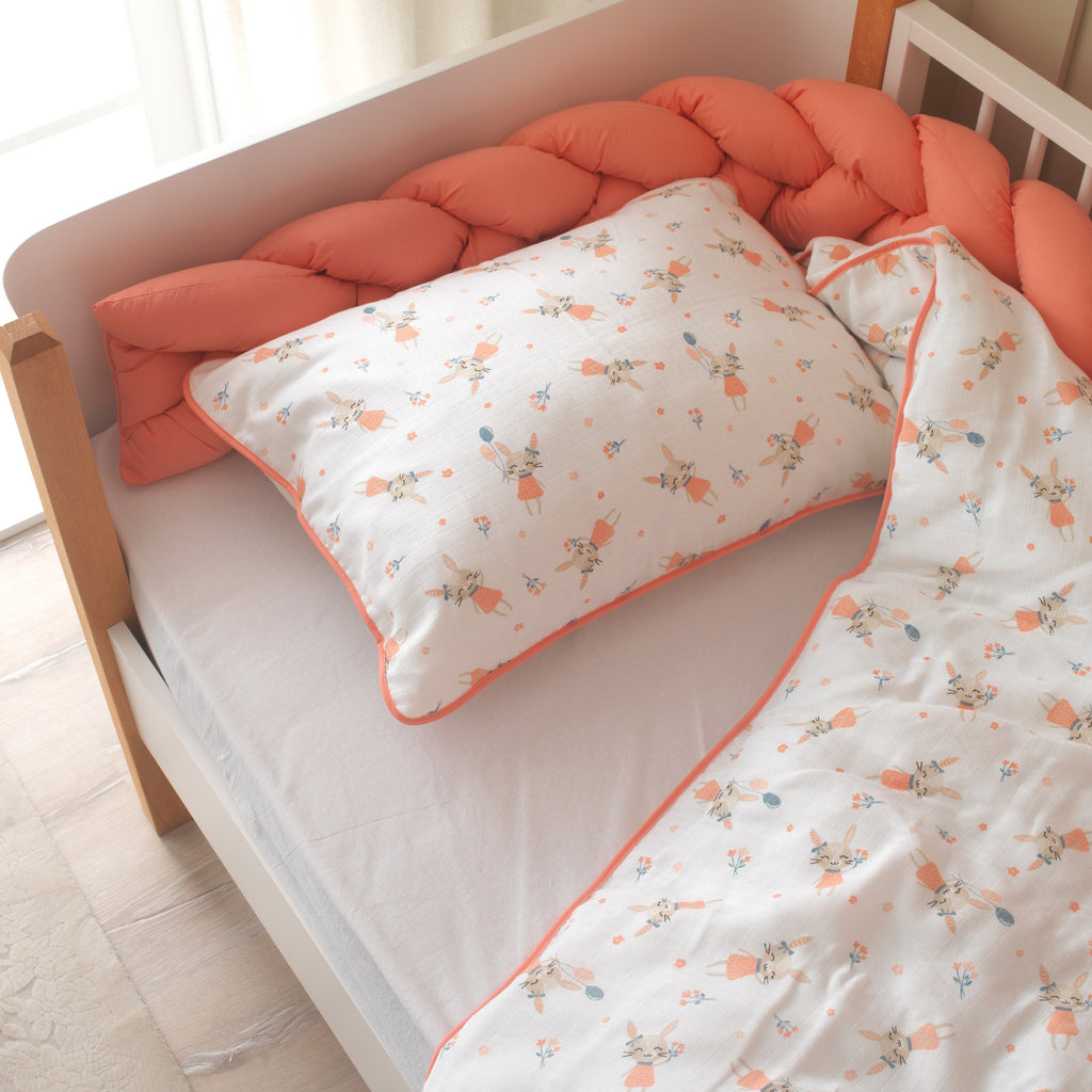 100x150 cm beşik ve 155x215 cm tek kişilik yatak boyu müslin nevresim varyantları.