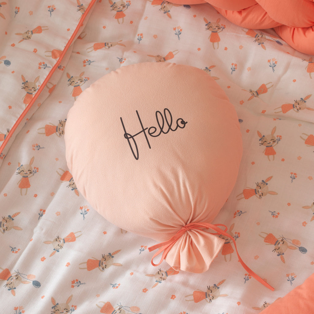 Alcantara kumaşlı pofuduk balon süs yastığı Joyful Kids.