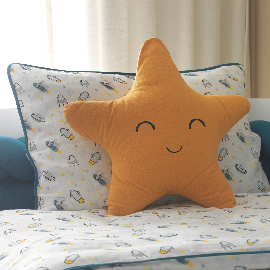 50x45 cm sarı yıldız dekoratif yastık ve bebek odası aksesuarı.