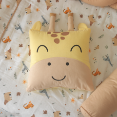 Jungle Safari Temalı %100 Pamuk Müslin Uyku Seti – Kaplan, Aslan, Zürafa Yastıklı, Bebek ve Çocuk Odası için